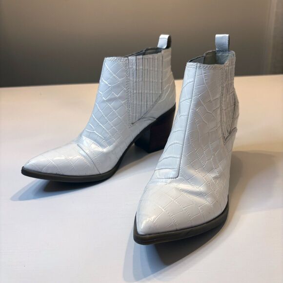 Marc‎ Fisher Rental 2 Women's White Pointed Toe Crocodile Booties Heels Size 8.5 - Picture 2 of 10
